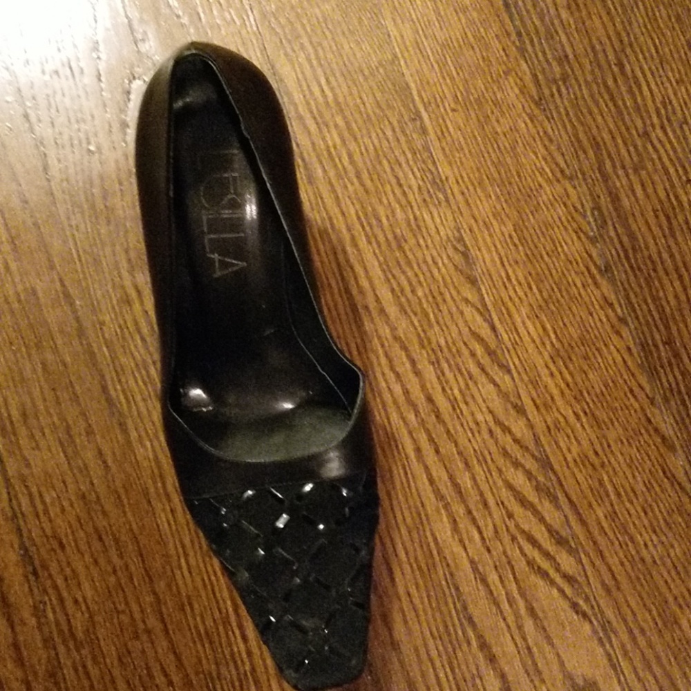 Heels - Picture 3 of 3